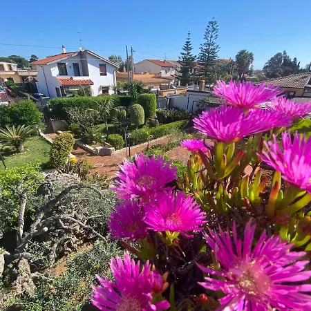 Casa vacanze Hikkara Airport, Sea And Beach Carini