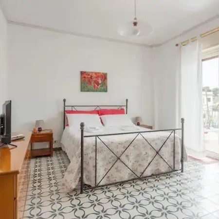 Casa vacanze Hikkara Airport, Sea And Beach *